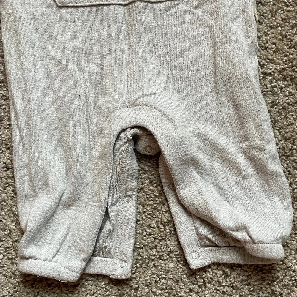 Baby GAP 0-3 Newborn Baby bundle - Beanie and Striped and Gray One Pieces